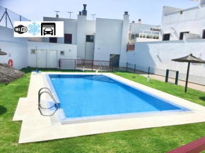 Ático Premium Conil con 2 terrazas, garaje, piscina, Aire Ac y WIFI -SOLO FAMILIAS Y PAREJAS- Conil De La Frontera